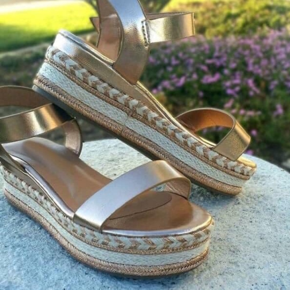 PLATFORM SANDAL